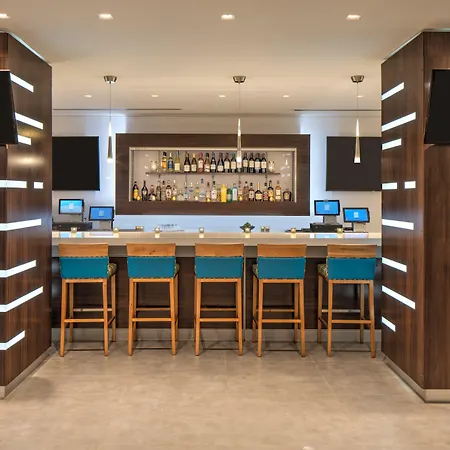 Hampton Inn & Suites Miami Airport South/Blue Lagoon-3