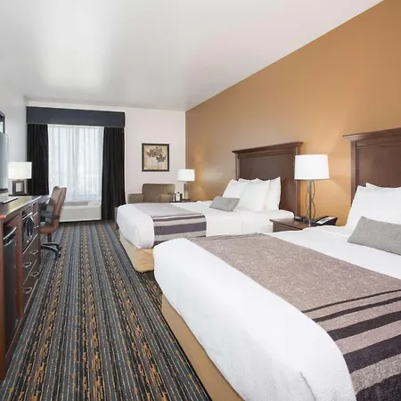 Best Western Plus Lincoln Inn & Suites-2