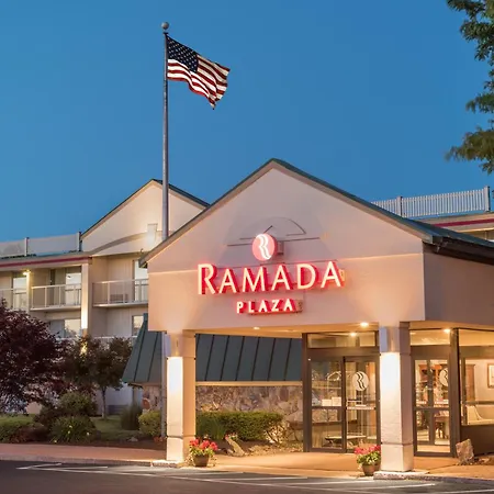Ramada Plaza By Wyndham Portland-3