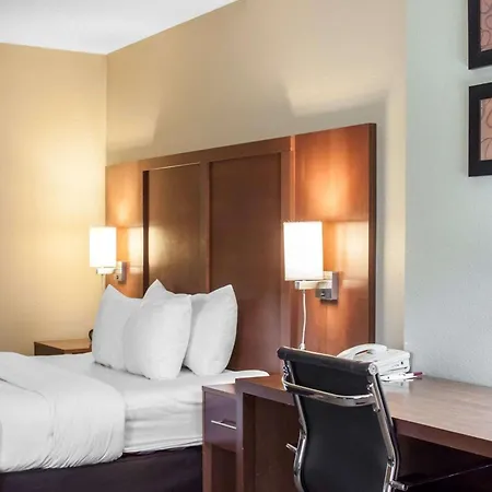 Comfort Suites Airport-3