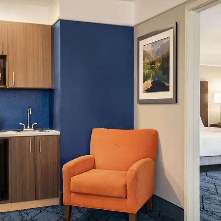 La Quinta Inn And Suites By Wyndham At Watiki Waterpark-3