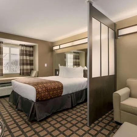 Microtel Inn & Suites By Wyndham Minot-2