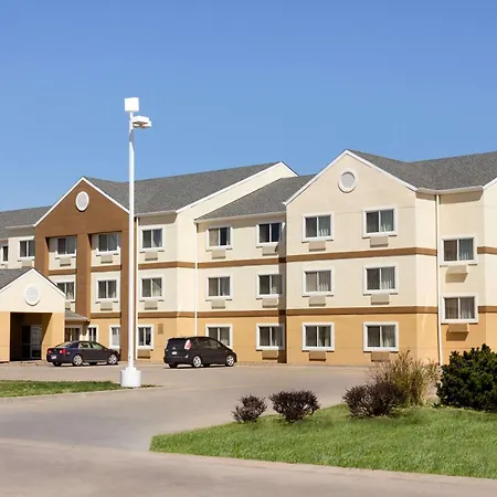 Baymont By Wyndham Salina-3