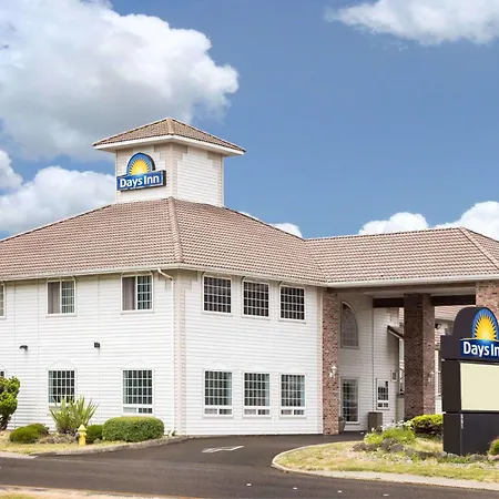Days Inn By Wyndham Ocean Shores-3