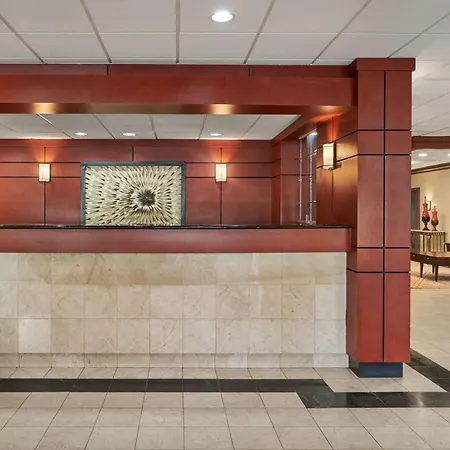 Best Western Plus Milwaukee Airport Hotel & Conference Center-3