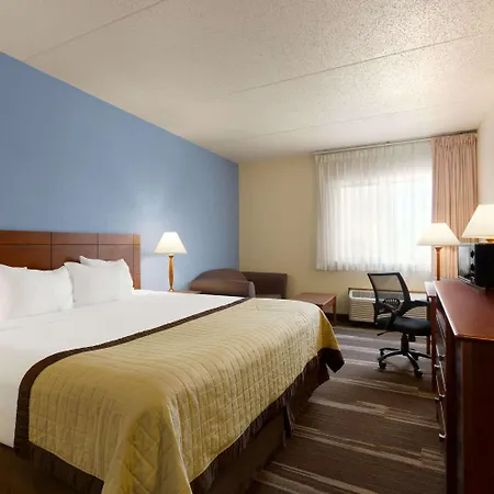 Ramada By Wyndham Fargo-3