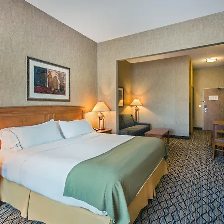 Holiday Inn Express & Suites Saskatoon Centre By Ihg-2