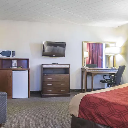 Econo Lodge-3