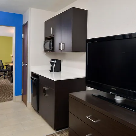 Holiday Inn Express & Suites Pueblo By Ihg-3