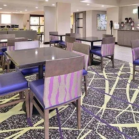 Comfort Inn & Suites Frisco - Plano-3