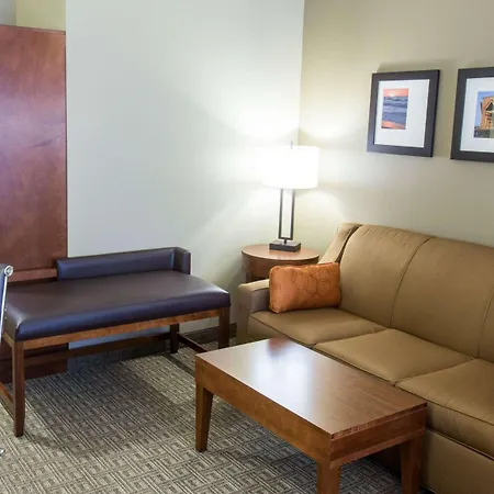 Comfort Suites Marquette-2