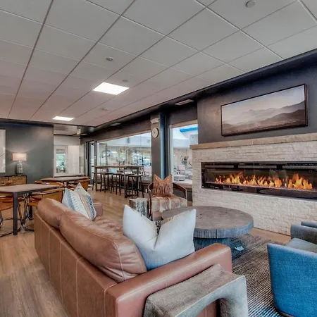 Village Penthouse At Wetterhorn Condo: Ski-In/Out-2