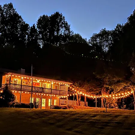 Ole Smoky Bnb - Game Room, Hot Tub, Mtn Views!-3