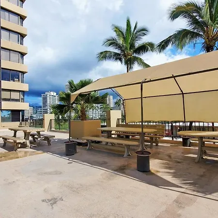 Waikiki Beach Modern Studio No Resort Fee Best Location-2