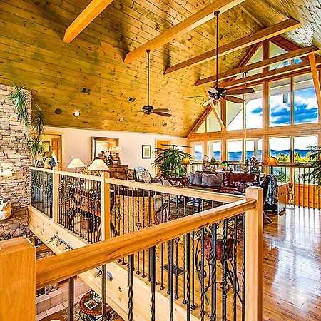 Tanasi Lodge - Reunions, Retreats, Weddings, Family Getaways-3