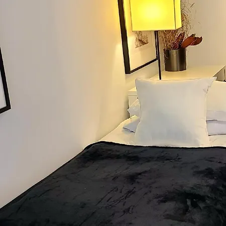 Stylish Downtown Toronto Residential Hotel-2
