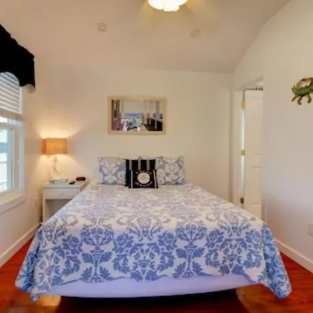 Carriage House Motel Cottages & Suites-2