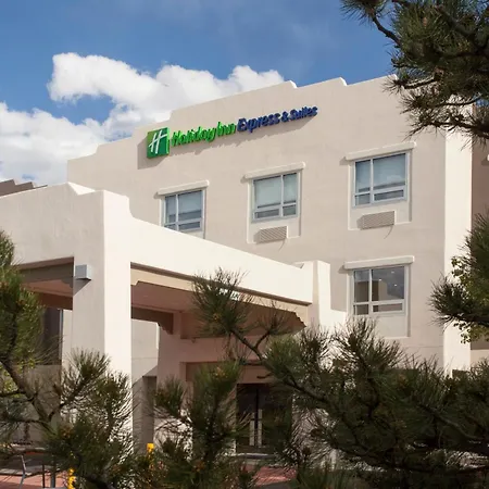 Holiday Inn Express & Suites-3