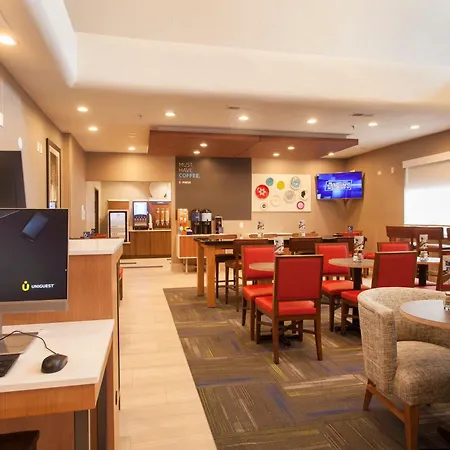 Holiday Inn Express & Suites-2