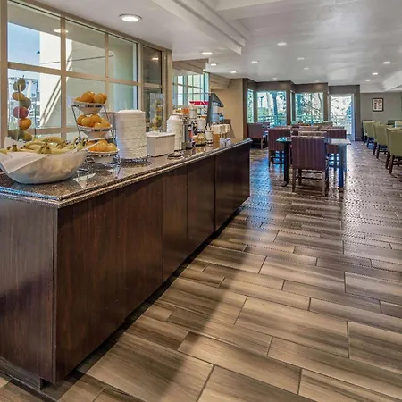 La Quinta By Wyndham Anaheim-2