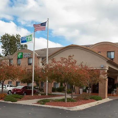 Holiday Inn Express & Suites Canton By Ihg-3