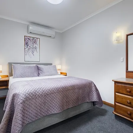 Adelaide Inn-3