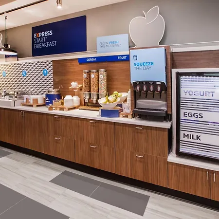 Holiday Inn Express Hotel & Suites Grand Forks By Ihg-2
