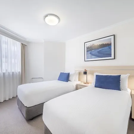Oaks Sydney Castlereagh Suites-3
