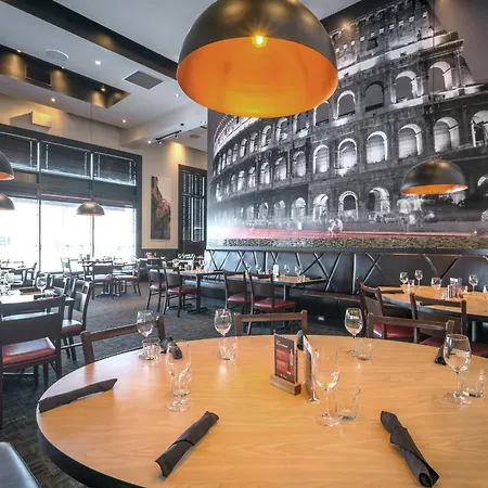 Acclaim Hotel By Clique-2