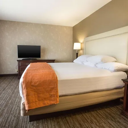 Drury Inn & Suites Greensboro-2
