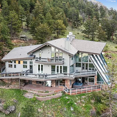 Casa De Cristal-Epic Views-Hottub-Sauna-Sleeps 10-Luxury Linens-Stocked Kitchen-2