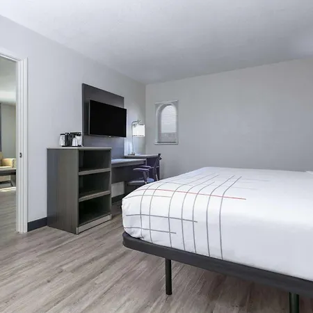 La Quinta Inn By Wyndham Dallas Uptown-2
