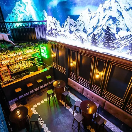 Heroes Hotel-2