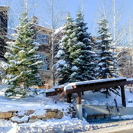 Payday By All Seasons Resort Lodging-2