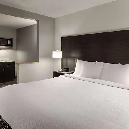 La Quinta Inn & Suites By Wyndham Lake George-2
