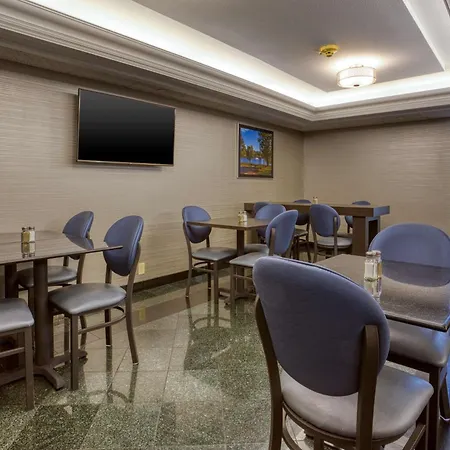 Drury Inn & Suites St. Louis - Fairview Heights-3