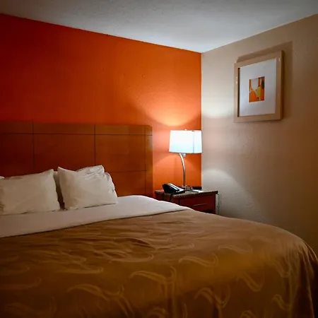 Quality Inn & Suites I-35 Near Frost Bank Center-3