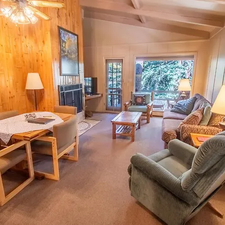 Castle Mountain Lodge-3