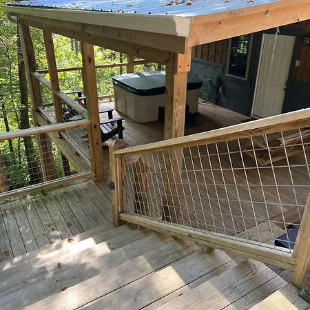 Bigfoots Hideaway-2