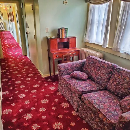 Montague Inn Bed & Breakfast-2