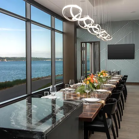 Silver Cloud Hotel Tacoma At Point Ruston Waterfront-3