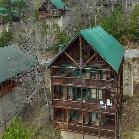 Million Dollar View - Games, Hot Tub & Movie Theater!-3