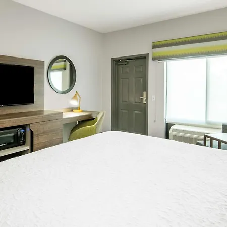 Hampton Inn & Suites Las Vegas-Henderson-2