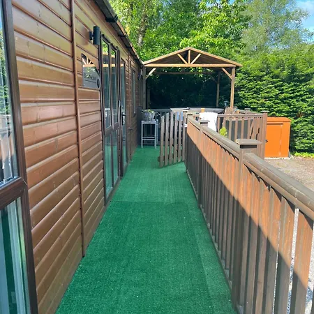 Troutbeck Hot Tub Lodge 4-3