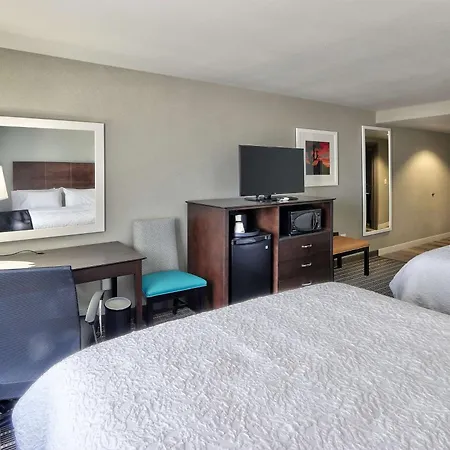Hampton Inn & Suites Albuquerque Airport-3