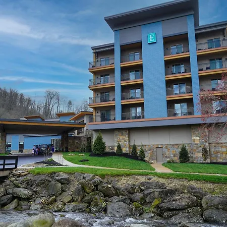 Embassy Suites By Hilton Gatlinburg Resort-3