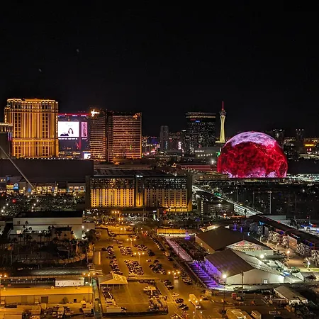 Penthouse Suite With Strip View At The Signature At Mgm Grand-3