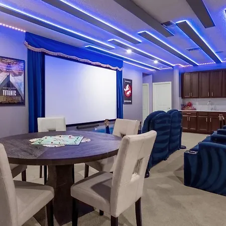 Upstay 32 Guest Mansion - Pool, Hot Tub And Games-2