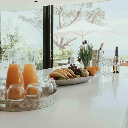 Serenity Villa 18 Ronald Rd Camps Bay-3