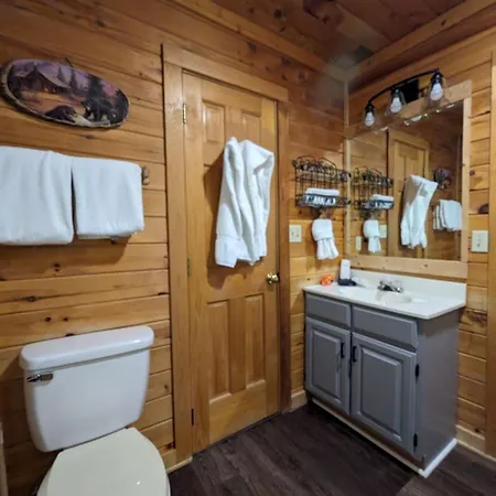 Er57 - Bear Haven - Great Location! Close To All The Action! Cabin-3